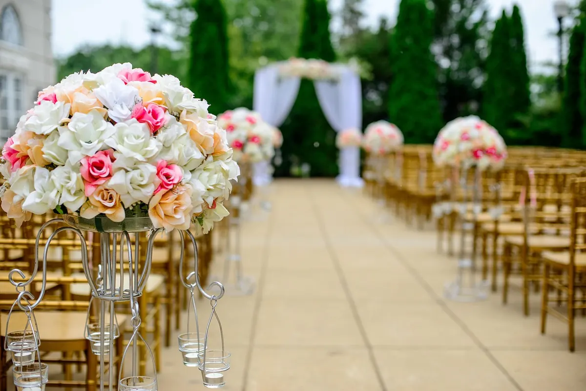Barn vs. Ballroom vs. Beach: Comparing Wedding Venue Types